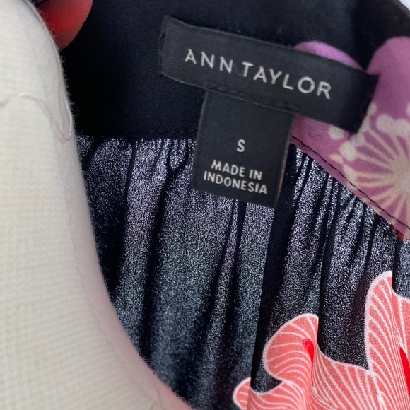 Ann Taylor Bow Cuff Black Blouse with Multicolor Floral Pattern. Size S - Picture 10 of 11